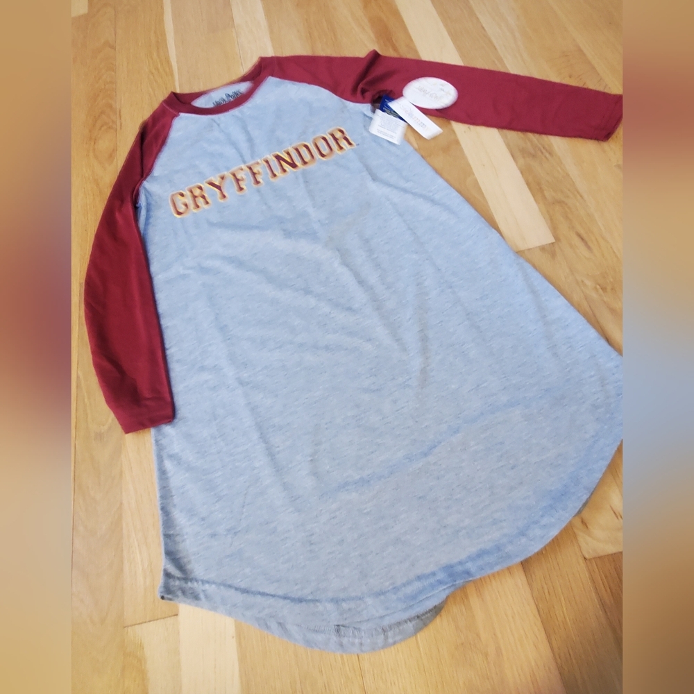 Gryffindor Raglan Sleeve Nightgown